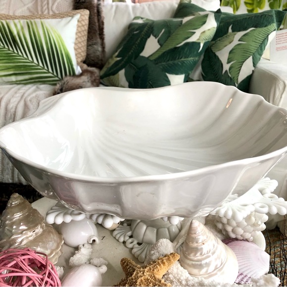NWT! LARGE White Ceramic Seashell Bowl - Picture 4 of 7